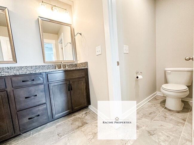 Building Photo - Charming Townhouse in Greer, SC