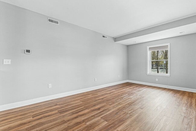 Building Photo - 76-78 Bradbury Ave