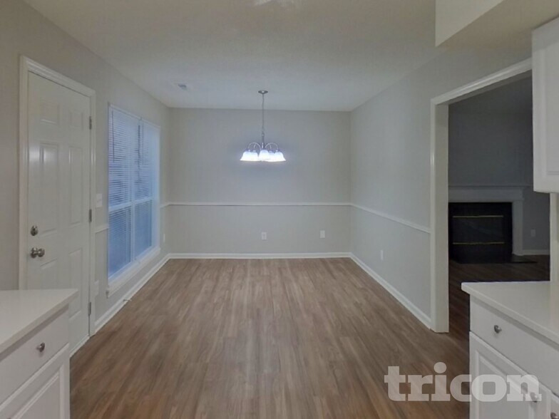 Building Photo - 9320 Amy Dr