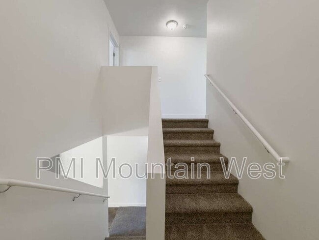 Building Photo - 641 N 30 E