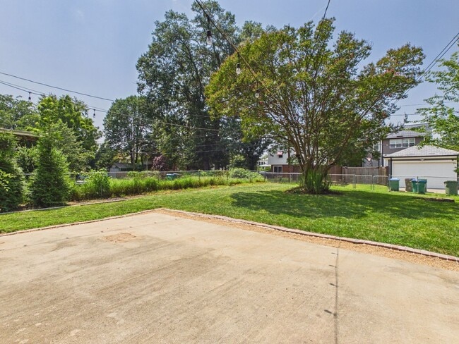 Building Photo - 3302 Garland Ave