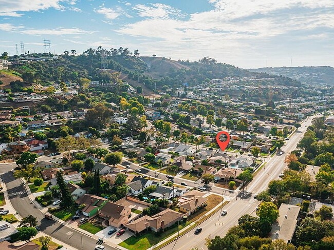 Building Photo - "Spacious 4-Bed, 3-Bath Oasis in Prime Los Angeles Location - 2080 Sq Ft of Comfort!"