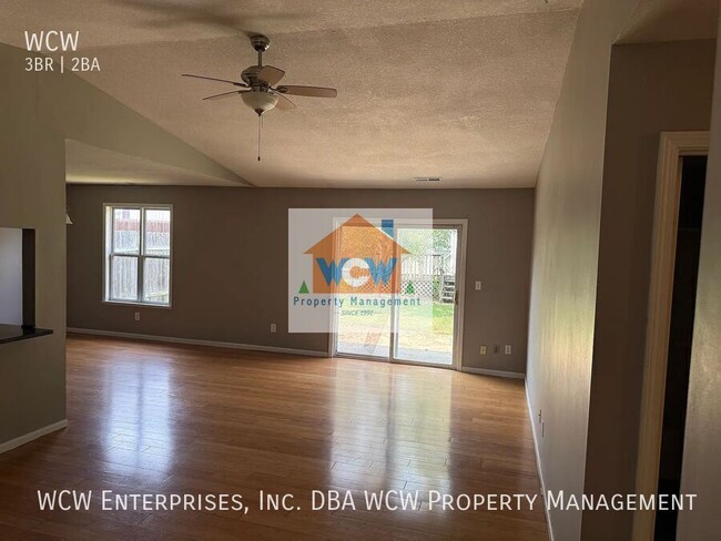 Building Photo - 2400 Stowe Dr