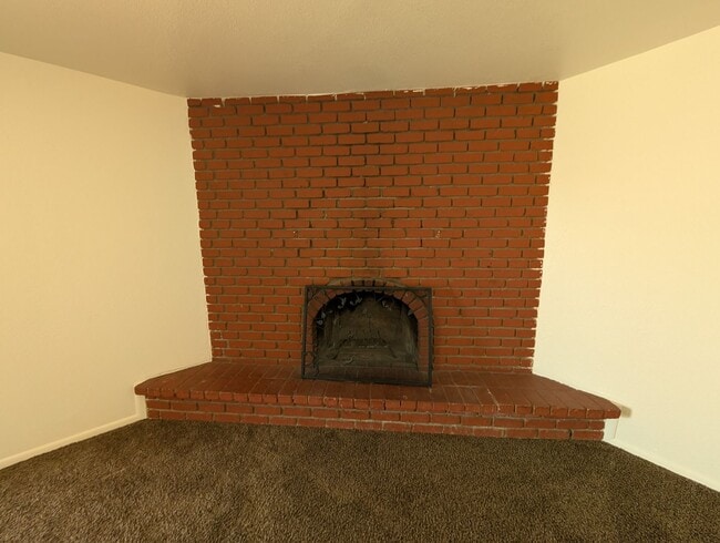 Building Photo - 3 Bedroom 2 Bathroom Sunrise Terrace Home