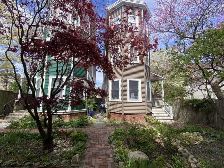 Building Photo - 81 Tremont St