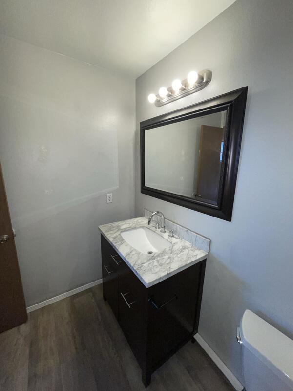 Building Photo - 1087 N 150 W