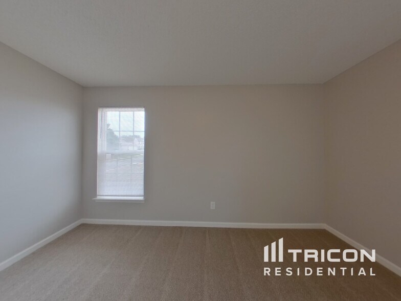 Building Photo - 8605 Appledale Dr