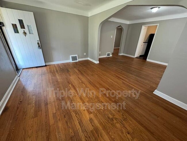 Building Photo - 6905 Woodrow Ave