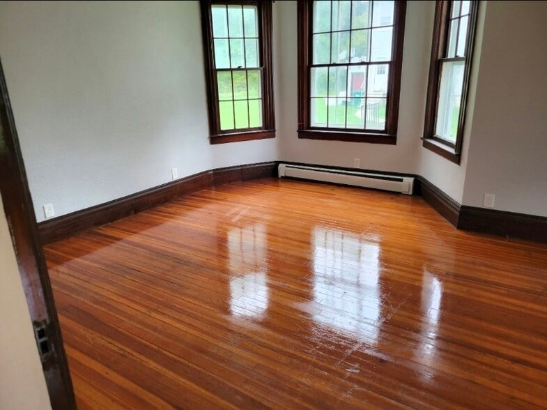 Building Photo - 2780 Girdle Rd