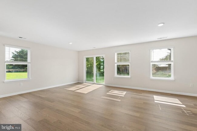 Building Photo - 378 Remington Dr