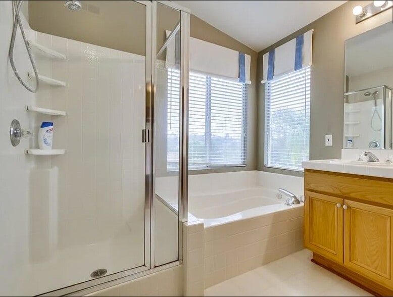 Building Photo - 11779 Westview Pky