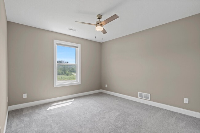 Building Photo - 5990 Tamarack Dr