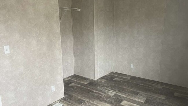 Building Photo - 22 Eastview Dr