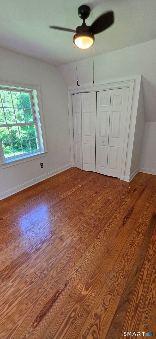Building Photo - 19 Moodus Leesville Rd