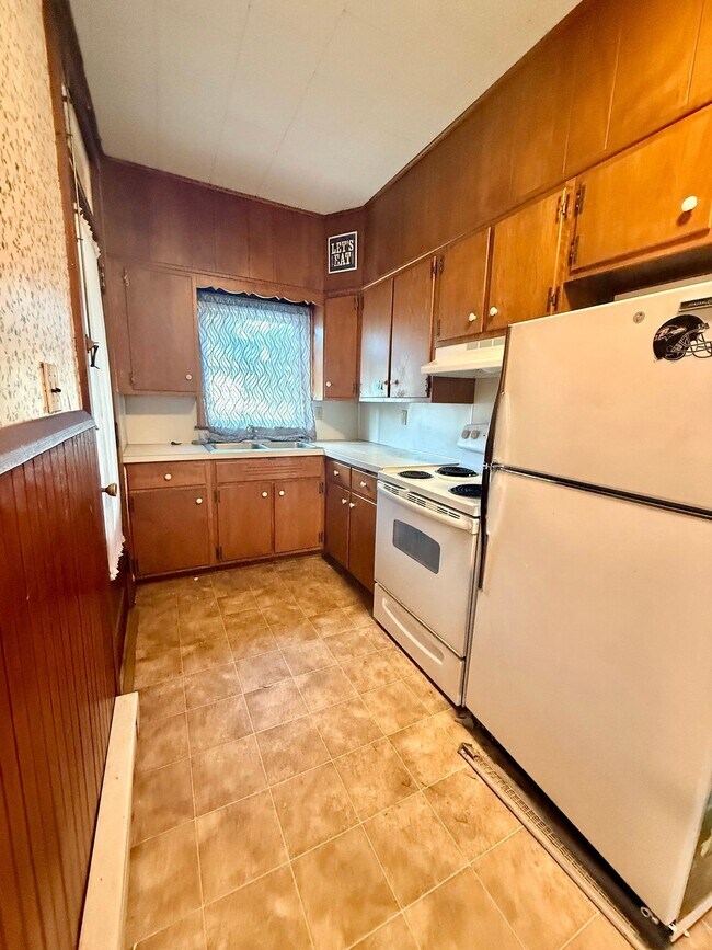 Building Photo - 441 Walnut St