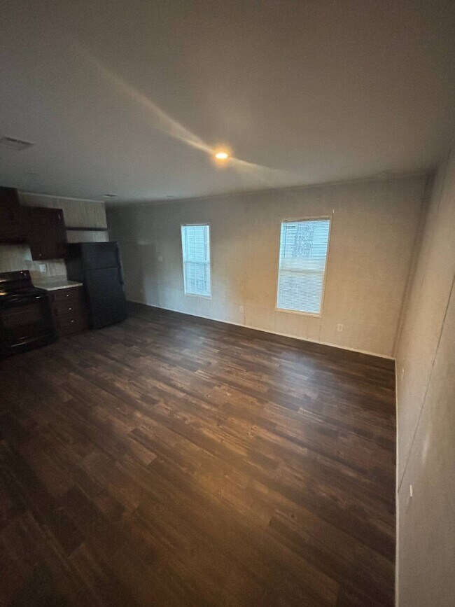 Building Photo - 3150 Plateau Dr