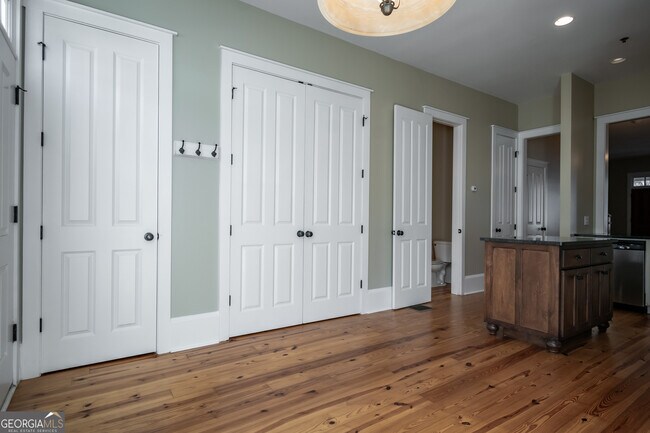 Building Photo - 83 Charter Oak Dr