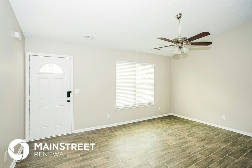 Building Photo - 4802 Farmview Dr