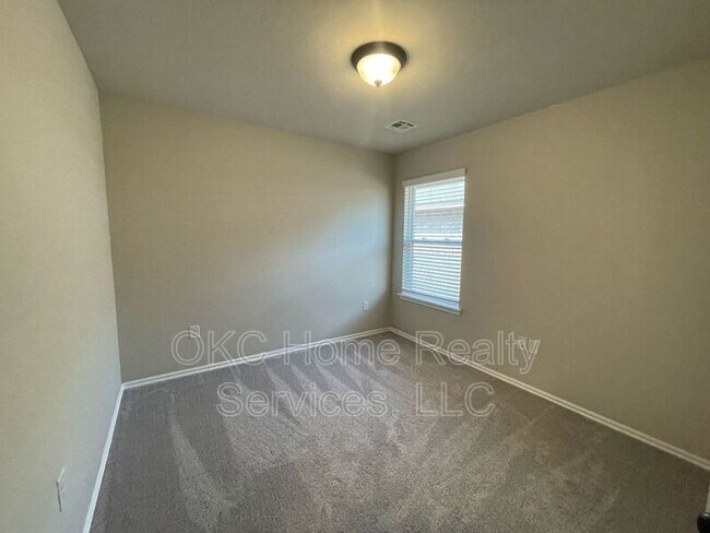 Building Photo - 11521 SW 12th St