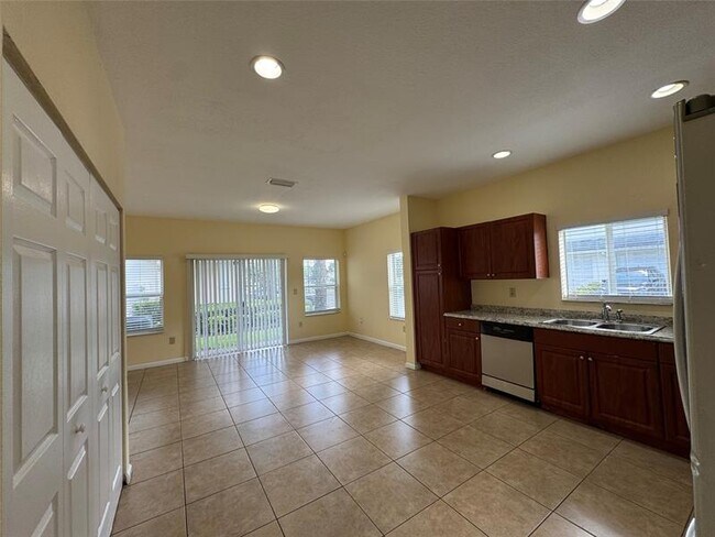 Building Photo - 3069 NW 30th Pl