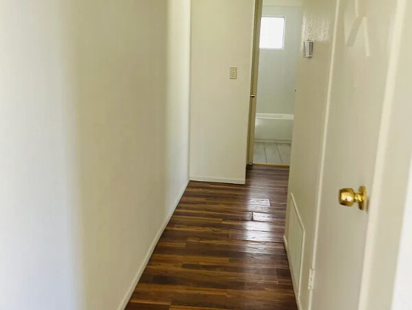 Building Photo - 4432 La Cresta Way