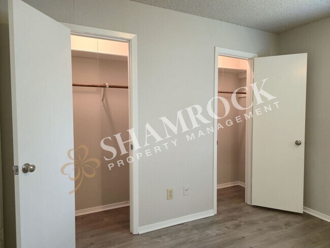 Building Photo - 3/2 Hewitt Home