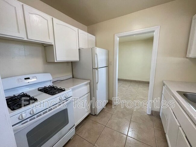 Building Photo - 741 S Escondido Blvd