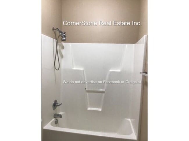 Building Photo - 106 Van Buren Dr