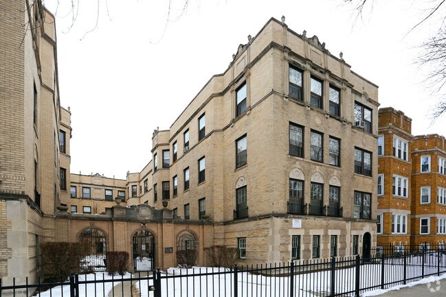 Building Photo - 7515-7521 North Winchester Avenue