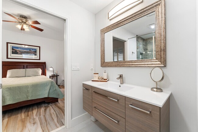 Building Photo - 403 Sea Oats Dr