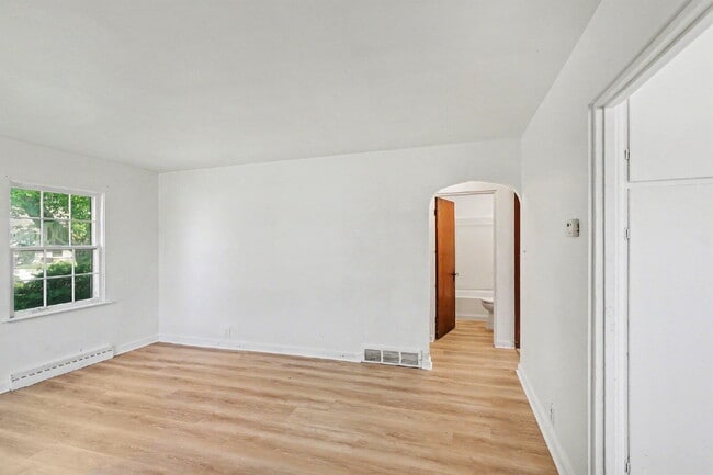 Building Photo - Practical 2 bedroom Rental with Recent Updates $1200/Month
