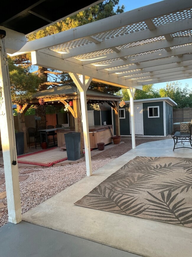 Building Photo - 4350 N Agua Fria Dr