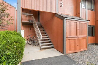 Building Photo - $250 OFF FIRST MONTHS RENT: 2 Bedroom, 1 Bathroom Apartment, trash, water, and hot water heat inc...