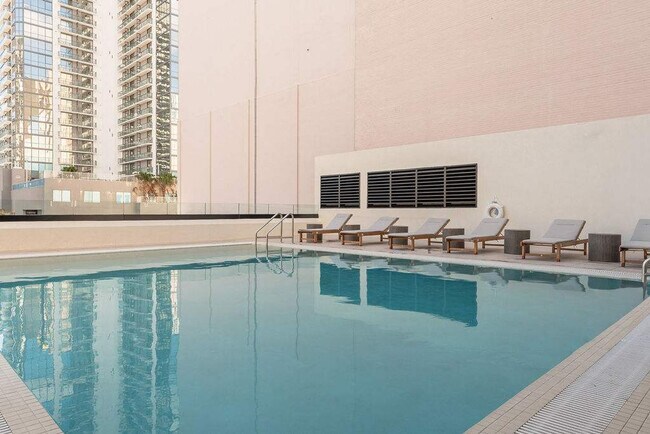 Building Photo - 225 N Miami Ave