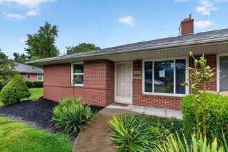 Building Photo - 119 Sunnyside Ln