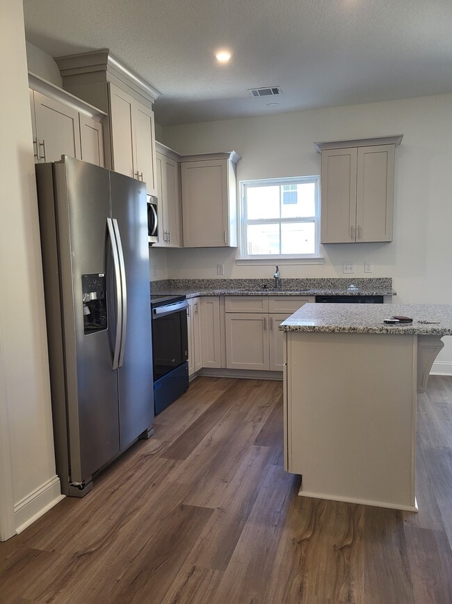 Building Photo - 96 Beaumont Dr