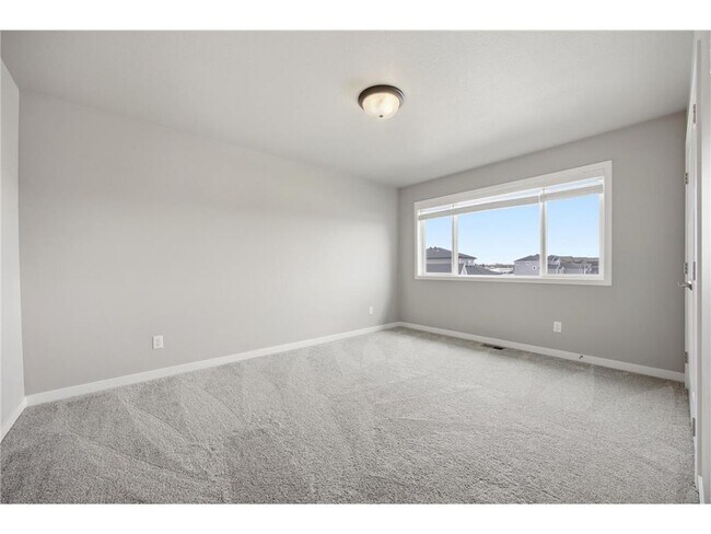 Building Photo - 4759 32nd St S