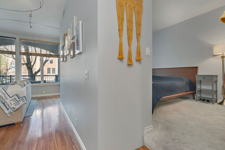 Building Photo - 618 NW 12th Ave