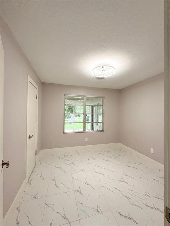 Building Photo - 17903 Wild Oak Dr