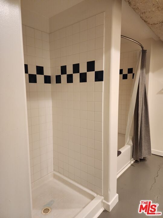 Building Photo - 711 S Olive St