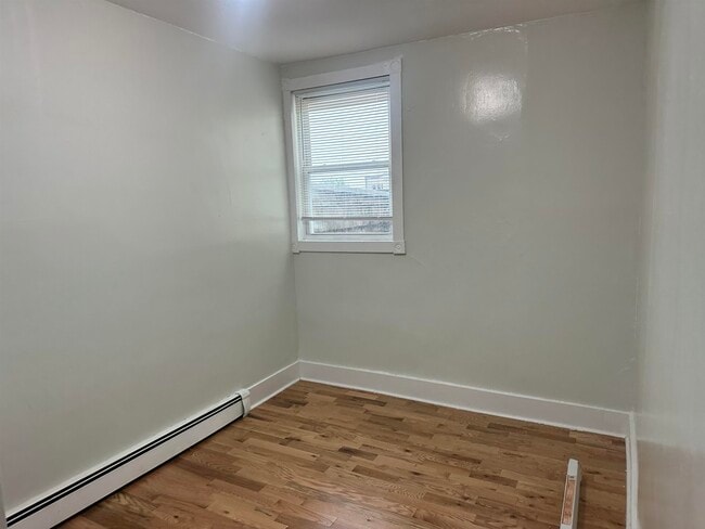 Building Photo - 53 Terhune Ave