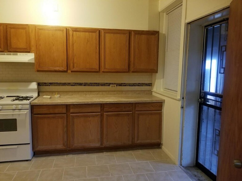 Kitchen - 8229 S Clyde Ave