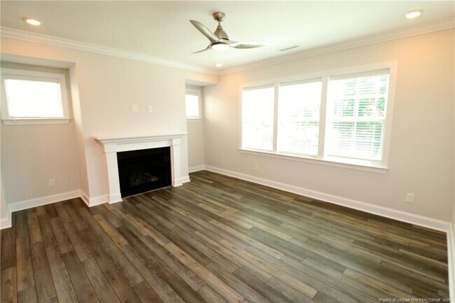 Building Photo - 2936 Baronial St