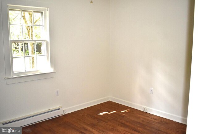 Building Photo - 24580 Linwood Farm Ln