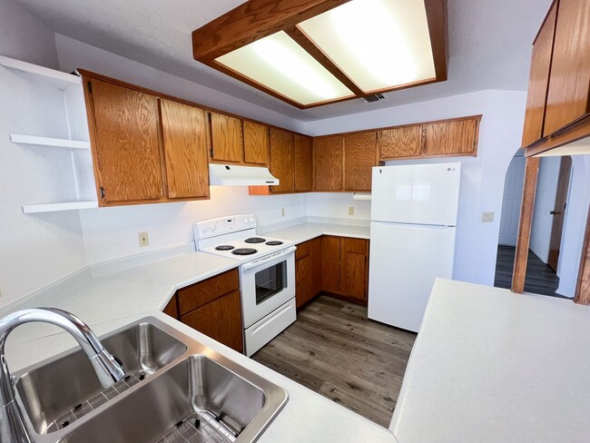 Building Photo - HOUSE - COTTONWOOD - VERDE VILLAGE