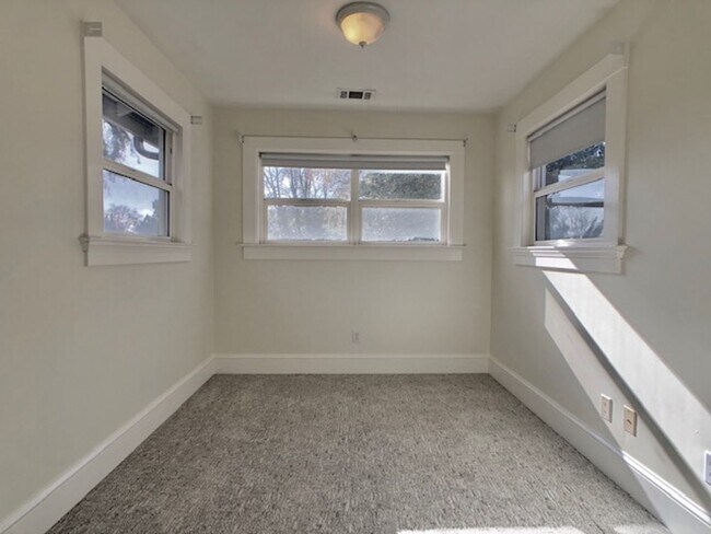 Building Photo - 1714 Santa Clara Ave