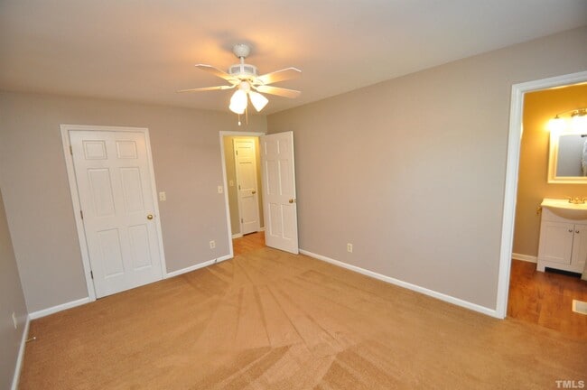 Building Photo - 9001 Crestwood Dr