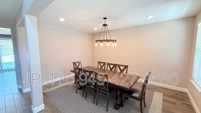 Building Photo - 2715 Trail Rider Dr