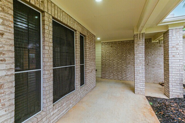 Building Photo - 15506 Anton Dr