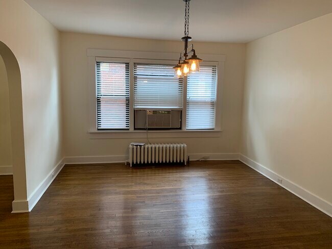 Building Photo - 6401 Bartlett St